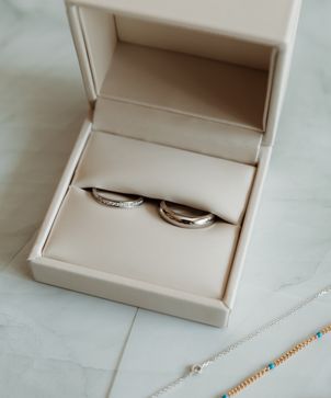 wedding rings in wedding box